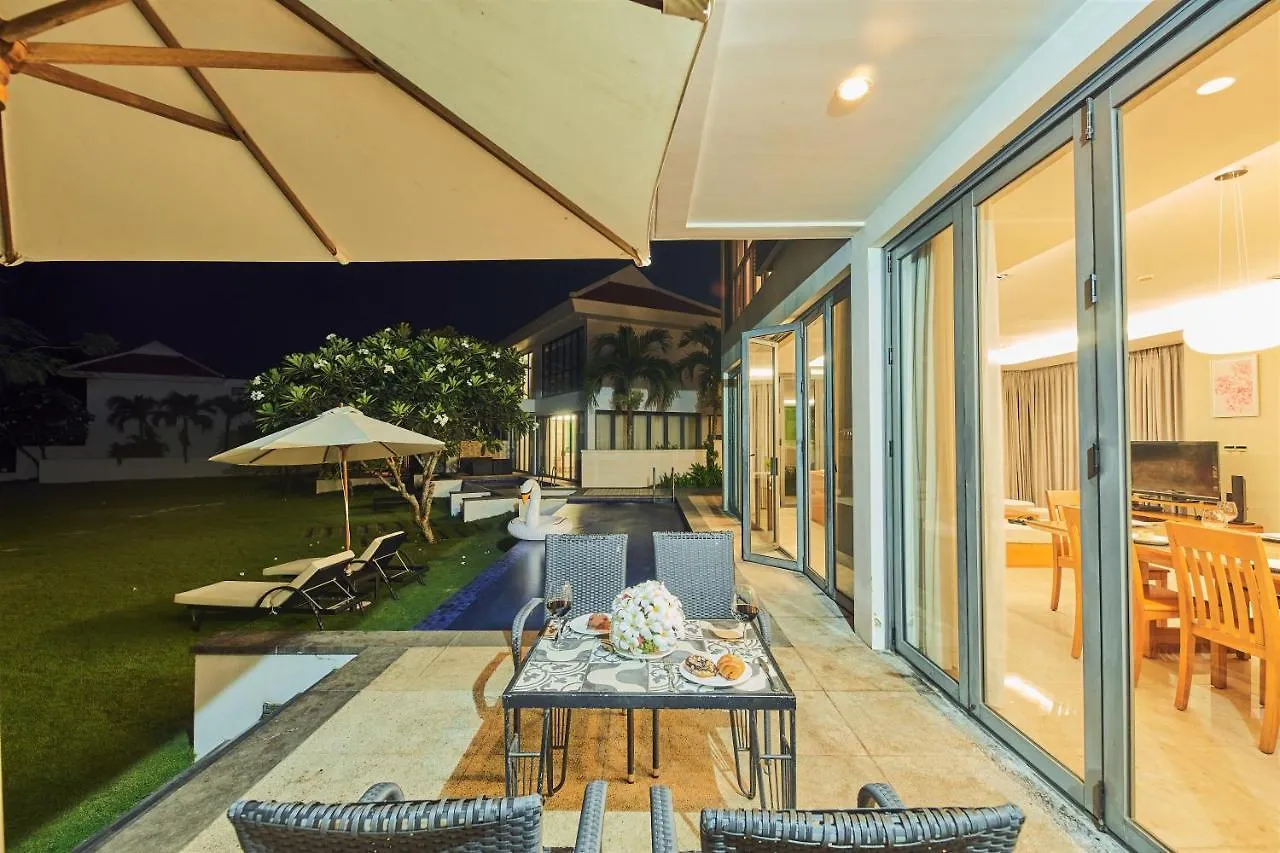 Emblemsea Luxury Villas Few Steps To The Danang Beach