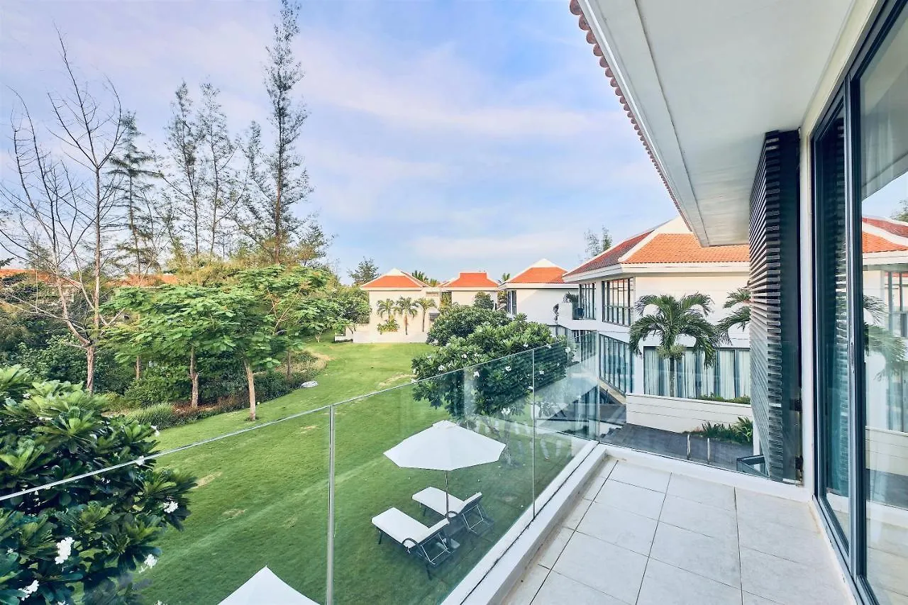 Emblemsea Luxury Villas Few Steps To The Danang Beach